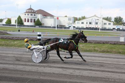 Champagne Shower and Denis St Pierre tied the track record with 1:54.3 mile