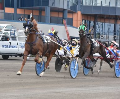 Kinnder High Class and driver Pierre-Luc Roy lead the field en route to setting a track record at H3R.